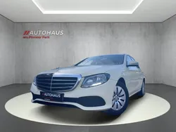 Hellelfenbein Gebraucht 2016 Mercedes E200 Limousine | 8.400 € (Teuer)