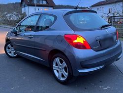 Grau Gebraucht 2009 Peugeot 207 Kleinwagen | 1.000 € (Fairer Preis)