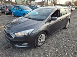 Grau Gebraucht 2017 Ford Focus Business Edition Kombi | 4.999 € (Guter Preis)