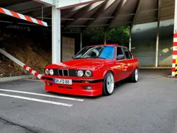 Rot Gebraucht 1990 BMW 320 Limousine | 14.900 €