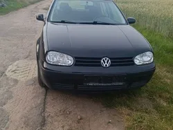 Schwarz Gebraucht 2000 VW Golf IV Basis Limousine | 650 € (Guter Preis)