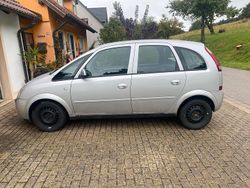 Silber Gebraucht 2006 Opel Meriva Van / Kleinbus | 1.900 €