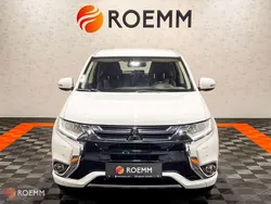 Weiß Gebraucht 2016 Mitsubishi Outlander P-HEV Basis SUV | 16.079 € (Etwas zu teuer)