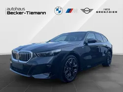 Sophistograu brillanteffekt Neu 2025 BMW 530e Exclusive Kombi | 72.906 €