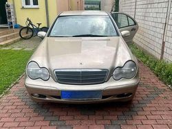 Beige Gebraucht 2001 Mercedes C220 Limousine | 3.490 € (Teuer)