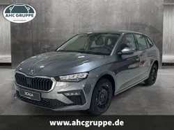 Grau Gebraucht 2024 Skoda Scala Essence Kleinwagen | 22.750 € (Fairer Preis)
