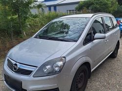 Silber Gebraucht 2005 Opel Zafira Van / Kleinbus | 2.800 € (Guter Preis)