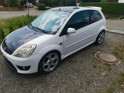 Weiß Gebraucht 2006 Ford Fiesta ST Kleinwagen | 2.500 € (Fairer Preis)