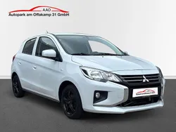 Weiß Gebraucht 2023 Mitsubishi Space Star Select Limousine | 10.490 € (Fairer Preis)