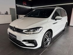 Pure white Gebraucht 2019 VW Touran Highline Van / Kleinbus | 24.290 € (Etwas zu teuer)