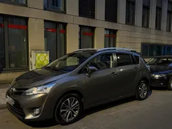 Gold Gebraucht 2017 Toyota Verso Van / Kleinbus | 14.800 € (Fairer Preis)