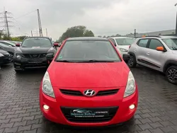 Rot Gebraucht 2010 Hyundai i20 Classic Limousine | 4.500 € (Etwas zu teuer)