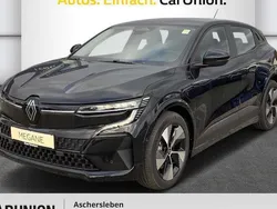 Schwarz Gebraucht 2024 Renault Mégane Equilibre Limousine | 32.995 €