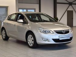Silber Gebraucht 2012 Opel Astra Edition Limousine | 4.799 € (Fairer Preis)
