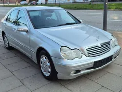 Brillantsilber metalliclack Gebraucht 2003 Mercedes C180 Limousine | 2.100 € (Superpreis)