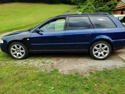 Blau Gebraucht 2000 Audi A4 Kombi | 900 € (Superpreis)
