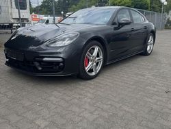 Grau Gebraucht 2017 Porsche Panamera Turbo Chrono Limousine | 74.400 € (Etwas zu teuer)