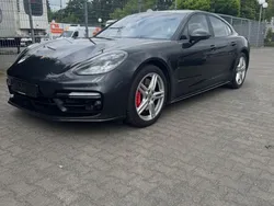 Grau Gebraucht 2017 Porsche Panamera Turbo Chrono Limousine | 74.400 € (Etwas zu teuer)