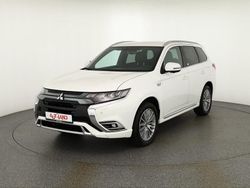 Weiß Gebraucht 2020 Mitsubishi Outlander P-HEV Plus SUV | 25.490 € (Etwas zu teuer)