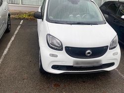 Weiß Gebraucht 2015 Smart ForFour Kleinwagen | 9.700 €