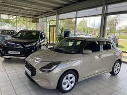 Beige Neu 2024 Suzuki Swift Comfort Limousine | 18.990 €