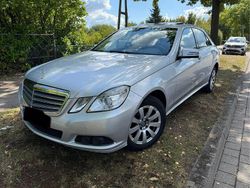 Grau Gebraucht 2011 Mercedes 220 Limousine | 8.999 €