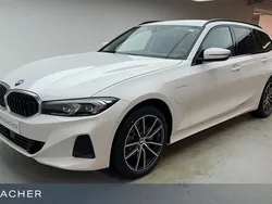 Weiß Neu 2025 BMW 330e Sport Line Limousine | 51.490 € (Superpreis)