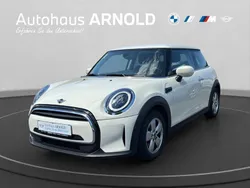 Weiß Gebraucht 2022 Mini ONE Hatch Kleinwagen | 16.510 € (Fairer Preis)