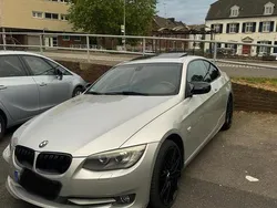 Grau Gebraucht 2010 BMW 320 Coupé | 14.999 €