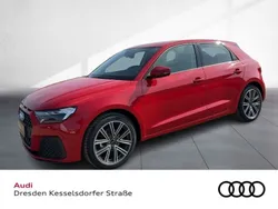 Rot Neu 2025 Audi A1 Sportback Sport Kleinwagen | 32.165 € (Etwas zu teuer)
