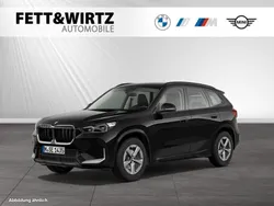 Saphirschwarz metallic Gebraucht 2024 BMW X1 Shadowline SUV | 40.800 € (Fairer Preis)