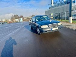 Blau Gebraucht 1997 Mercedes C180 Classic Limousine | 1.999 € (Fairer Preis)