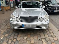 Silber Gebraucht 2003 Mercedes E240 Limousine | 3.750 € (Fairer Preis)