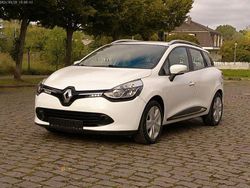 Weiß Gebraucht 2015 Renault Clio IV Dynamique Limousine | 7.490 € (Fairer Preis)