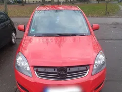 Rot Gebraucht 2013 Opel Zafira Van / Kleinbus | 2.100 €