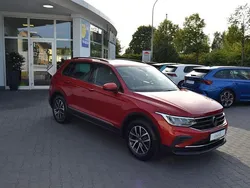 Rot Gebraucht 2022 VW Tiguan Life SUV | 27.980 € (Fairer Preis)