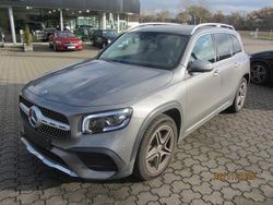 Grau Gebraucht 2023 Mercedes GLB250 AMG line SUV | 42.600 € (Fairer Preis)