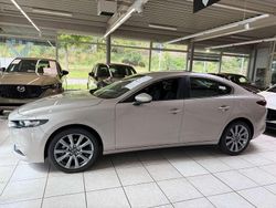 Platinum quarz Neu 2025 Mazda 3 Center-Line Limousine | 27.999 €