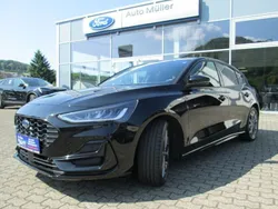Schwarz Gebraucht 2022 Ford Focus ST-Line Limousine | 19.800 € (Fairer Preis)