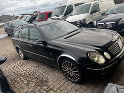 Schwarz Gebraucht 2004 Mercedes E270 Classic Kombi | 1.000 €