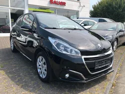 Schwarz Gebraucht 2017 Peugeot 208 Active Kleinwagen | 7.500 € (Fairer Preis)