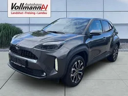 Grau Gebraucht 2022 Toyota Yaris Cross Team SUV | 24.650 € (Fairer Preis)