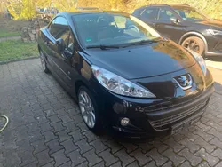 Schwarz Gebraucht 2010 Peugeot 207 CC Roland Garros Cabrio | 5.990 € (Fairer Preis)