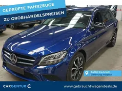Brillantblau Gebraucht 2020 Mercedes C300 Avantgarde Kombi | 21.890 €