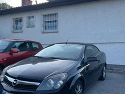 Schwarz Gebraucht 2006 Opel Astra Cabriolet Cosmo Cabrio | 2.900 € (Fairer Preis)