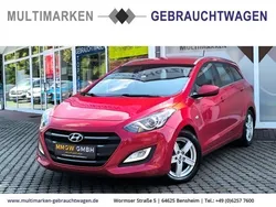 Rot Gebraucht 2016 Hyundai i30 Trend Kombi | 10.990 € (Fairer Preis)