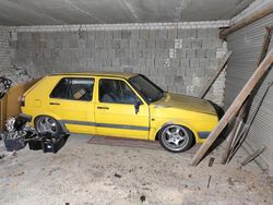 Gelb Gebraucht 1992 VW Golf III Kleinwagen | 600 €