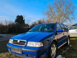 Blau Gebraucht 2000 Skoda Octavia Kombi | 700 € (Fairer Preis)