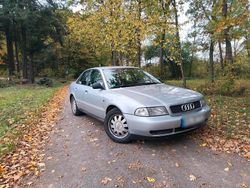 Silber Gebraucht 1996 Audi A4 Limousine | 600 € (Guter Preis)