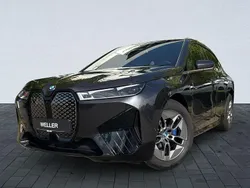 Sophistograu (grau) Gebraucht 2022 BMW iX Sport Line SUV | 46.850 € (Superpreis)
